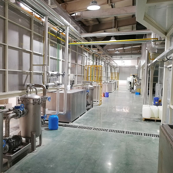 Robot automatic spraying production line